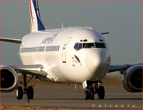 B737-300 d'Europe Airpost au roulage sur la plateforme de Roissy