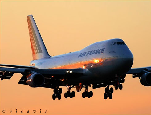 Boeing 747-400 d'Air France en courte finale au couchant
